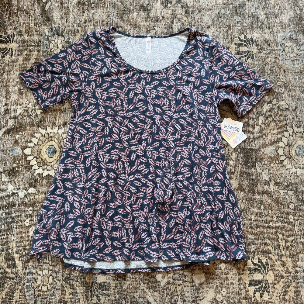 LulaRoe Perfect T • size large • NWT